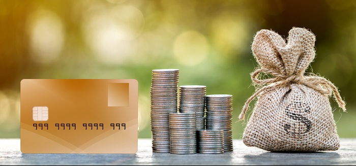 マイルを貯めるならクレジットカードの使い方を考えよう