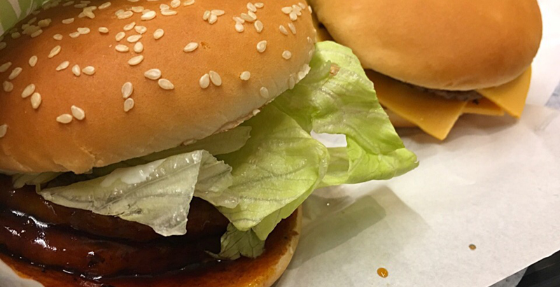 マクドナルドはクレジットカード払い・電子マネー払いが出来る?