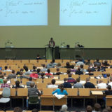 学生クレジットカードの利用限度額はどのくらい?