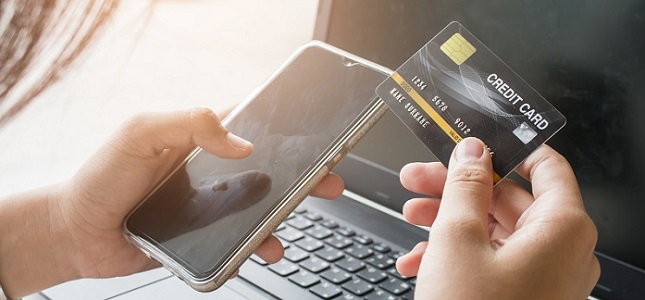 楽天カードでは、利用限度額の増枠だけでなく必要に応じてショッピング枠の減枠申請も出来ます。ショッピング利用枠の減枠は、増枠申請の時と同じく楽天e-NAVIから出来ます。